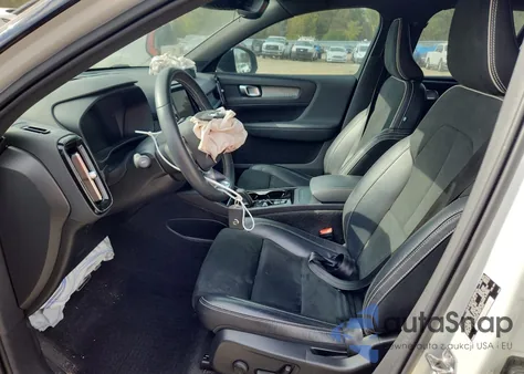 2021 Volvo Xc40 T5 R-Design из США, поврежденный, VIN YV4162UM9M2562790